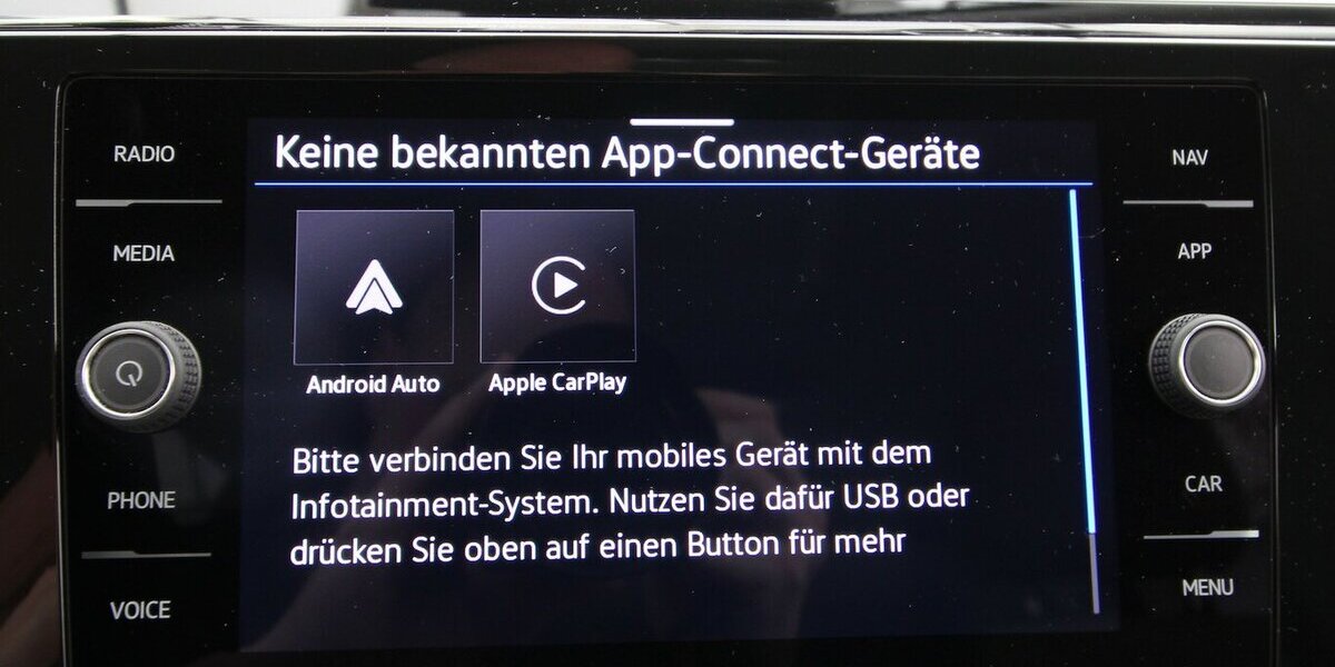 VW Touran 1.5 TSI 7-DSG Comfortline 7-SITZ+NAVI+AHK 22.923 km 32.790 &euro; Hagenow 19230