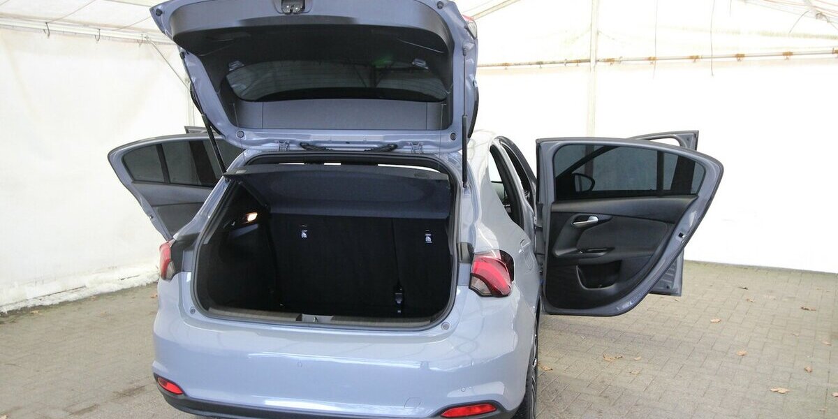 Fiat Tipo Hatchback City Sport KAMERA+AHK+LED+ALU18 28.429 km 15.900 &euro; Hagenow 19230