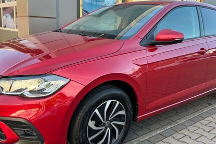 VW Polo 5.644 km 18.950 &euro; Königs-Wusterhausen 15711