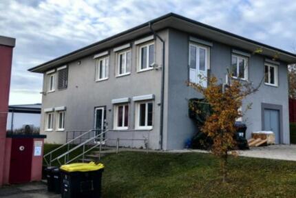 Büro + Lager + Parkplatz zimmer