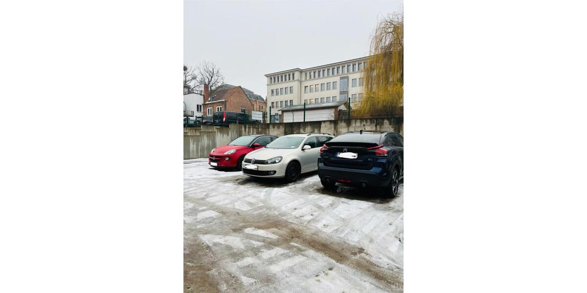 Garagen / Stellplätze Schwerin - 80&euro; | Angebot:25253733