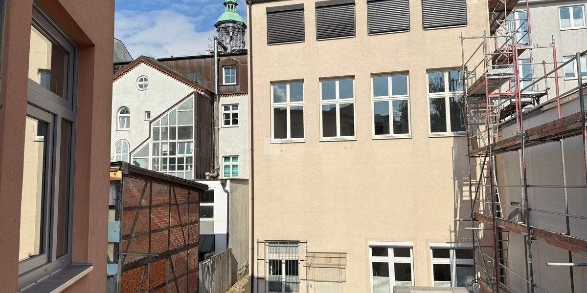 Mitten in der Stadt, fern vom Trubel: 2-Zimmer-Hofwohnung mit Balkon 2 zimmer