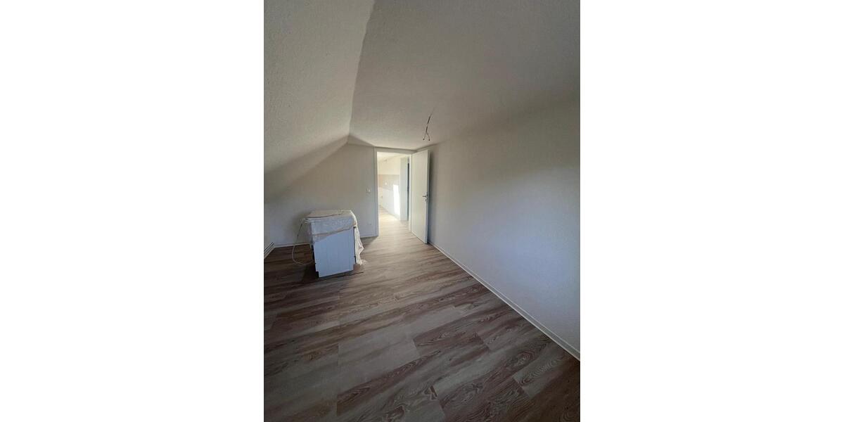 Dachgeschoßwohnung Neustadt-Glewe Glewe - 3 Zimmer, 48 m&sup2;, 267&euro; | Angebot:25367675