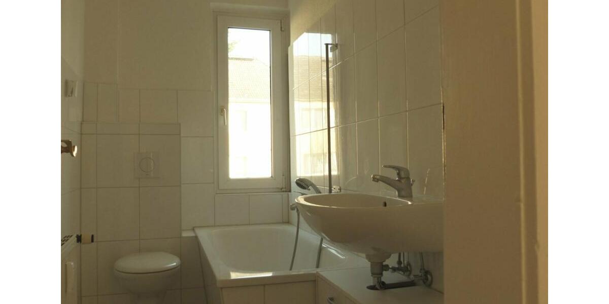 Schöne ruhige 2,5-Raum-Wohnung in 8-Familienhaus 2.5 zimmer