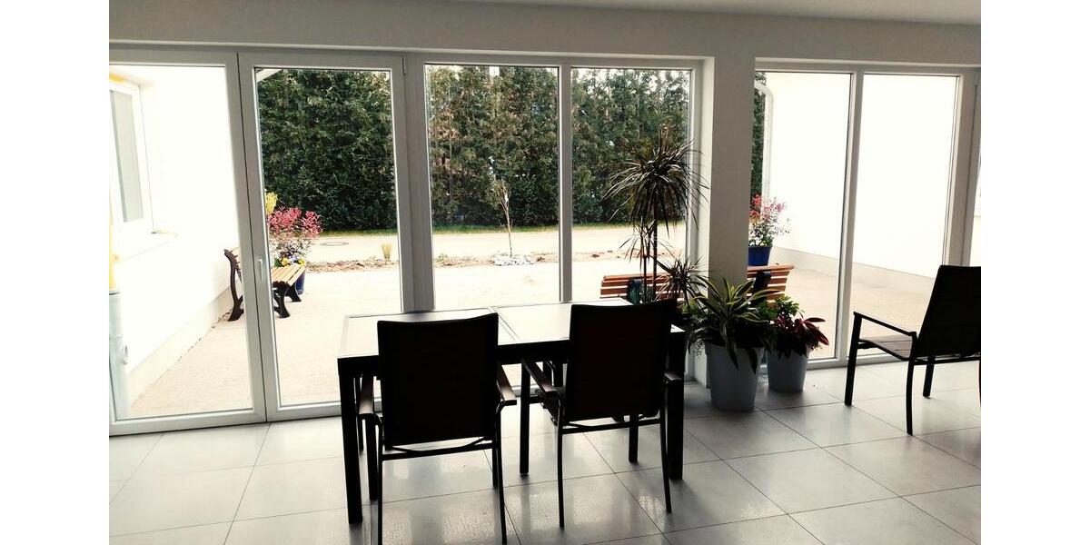 Erdgeschoßwohnung Crivitz - 2 Zimmer, 60 m&sup2;, 411&euro; | Angebot:26675542