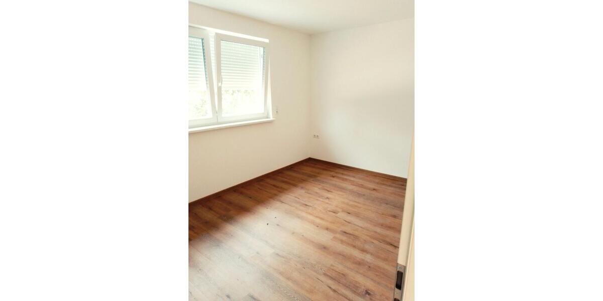 Erdgeschoßwohnung Crivitz - 2 Zimmer, 60 m&sup2;, 411&euro; | Angebot:26675542