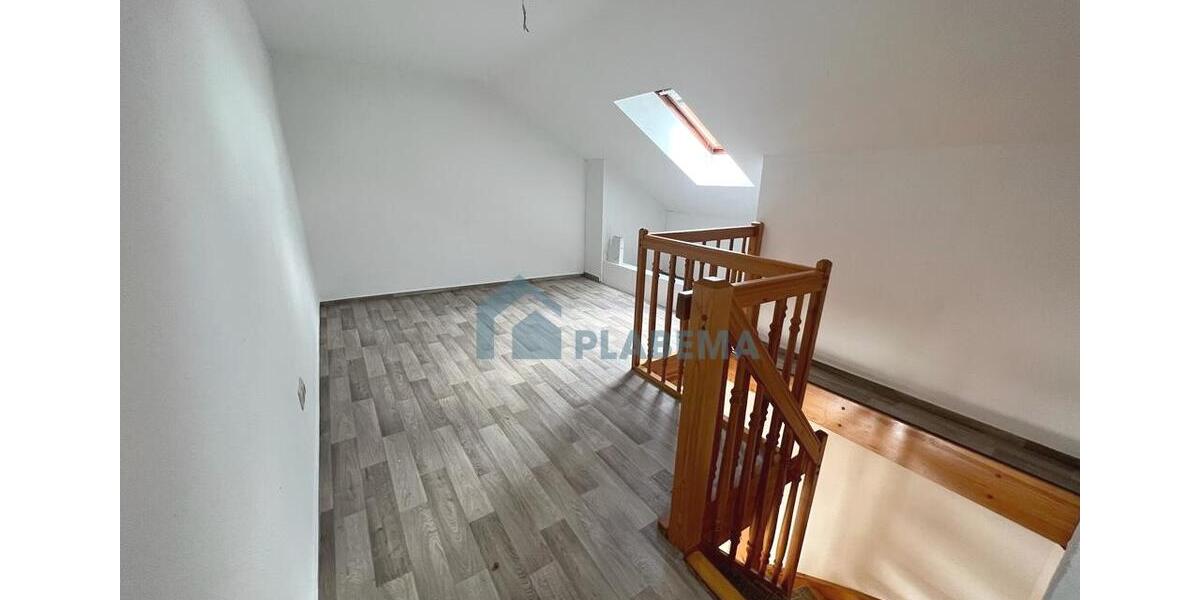 Dachgeschoßwohnung Schwerin - 3.5 Zimmer, 95 m&sup2;, 1.353&euro; | Angebot:26649637