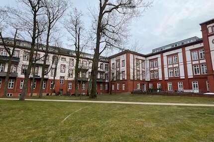 Wohnung zum Kaufen in Schwerin 210.000 € 105 m² 2 zimmer