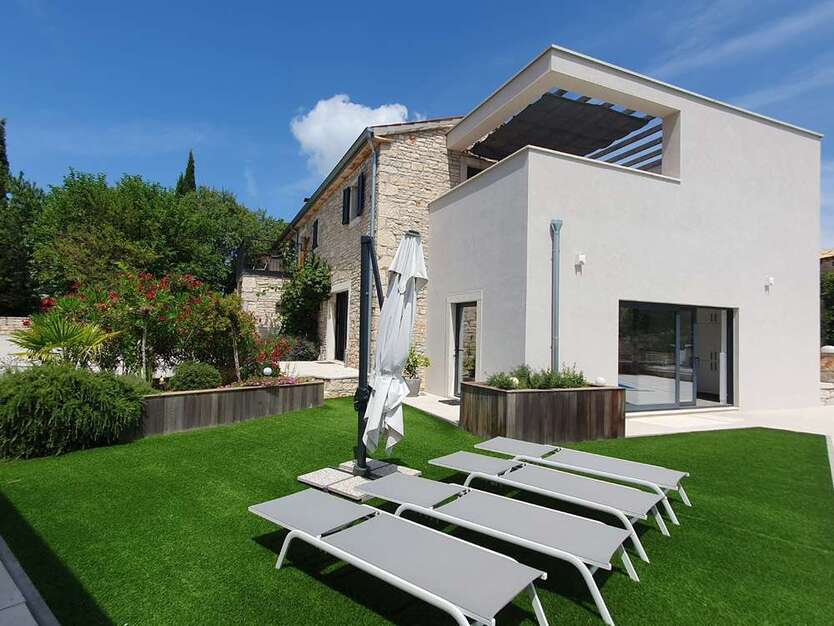 Haus zum Kaufen in Poreč 999.000 € 349 m²
