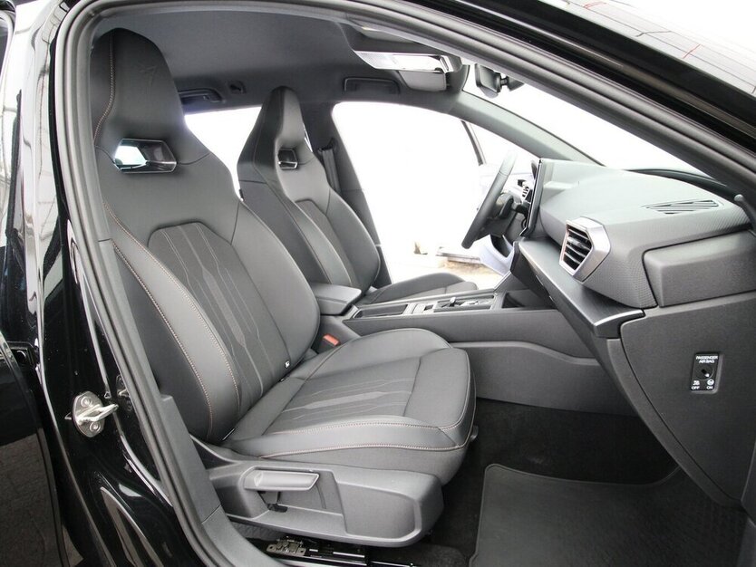 Leon Sportstourer e-HYBRID 6-DSG NAVI+LED+KAMERA