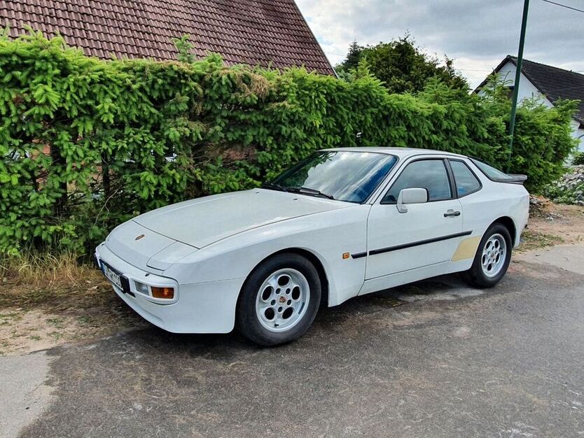 944