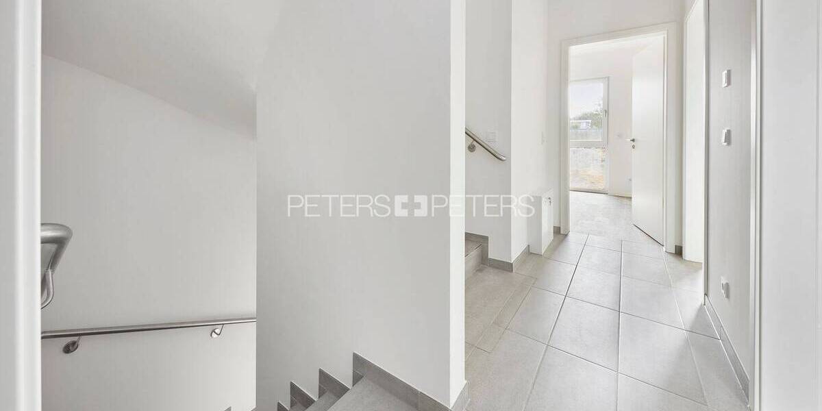 Etagenwohnung Schwerin Werdervorstadt - 5 Zimmer, 134 m&sup2;, 1.499&euro; | Angebot:26066103