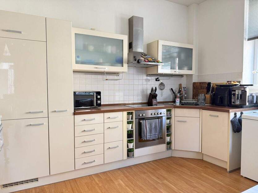 Mitten in der Stadt, fern vom Trubel: 2-Zimmer-Hofwohnung mit Balkon 2 zimmer