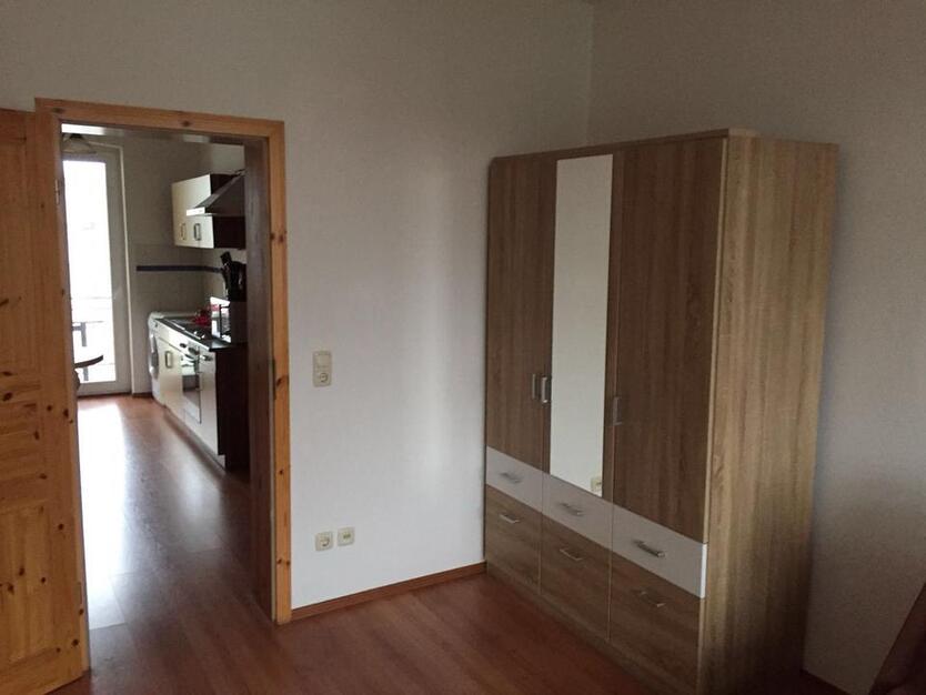 Vermiete 1,5 R Wohnung mit Balkon in Bornhövedstraße zimmer