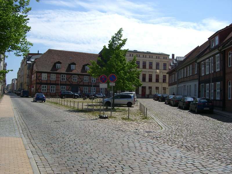 Wohnung zum Mieten in Schwerin 550 € 61.72 m² 2.5 zimmer