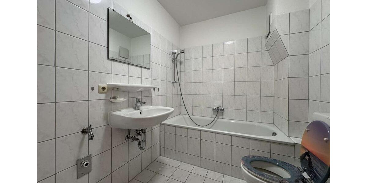 Charmante DG-Wohnung mit Einbauküche 2 zimmer