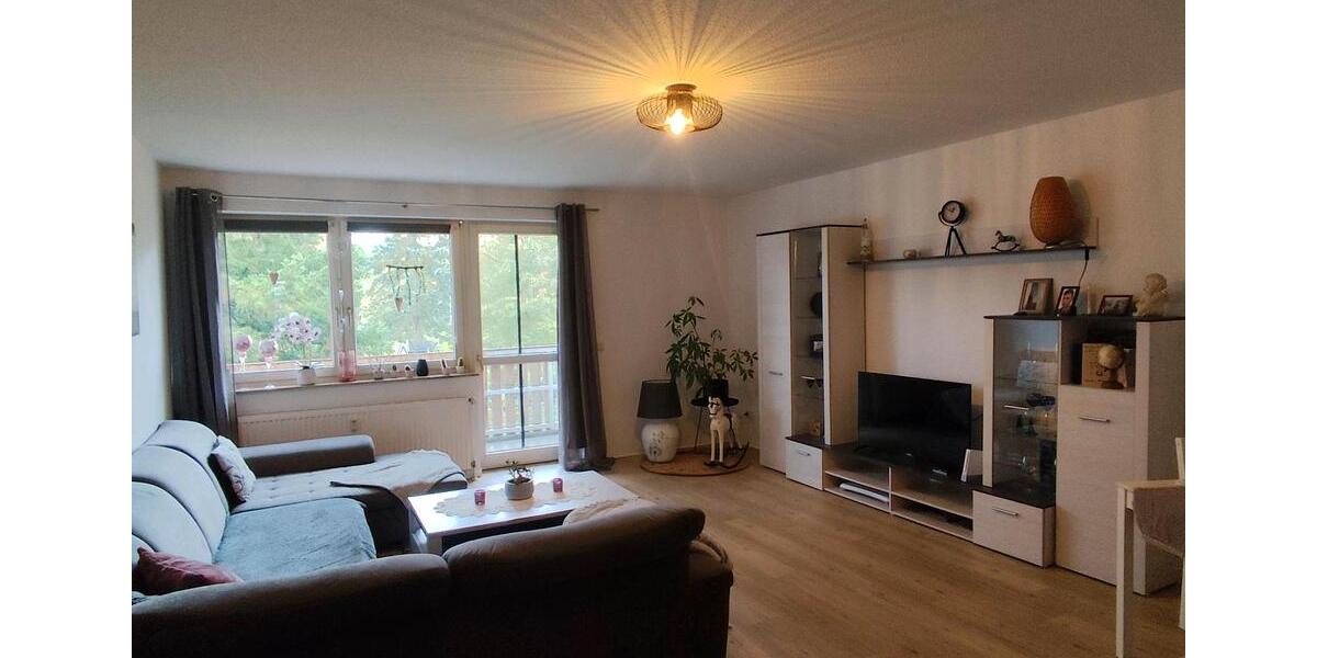 740 Euro warm, 2 Raumwohnung mit Balkon und Stellplatz 2 zimmer