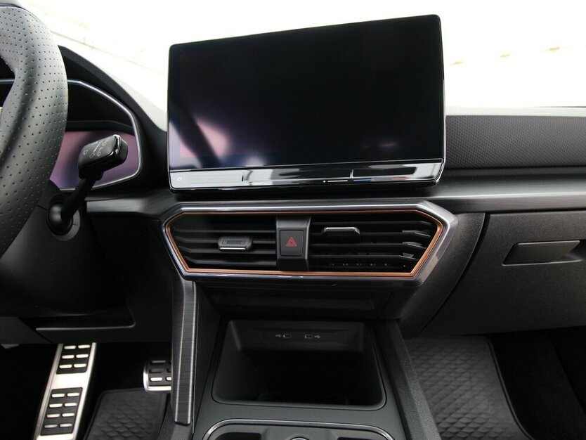 Leon Sportstourer e-HYBRID 6-DSG NAVI+LED+KAMERA