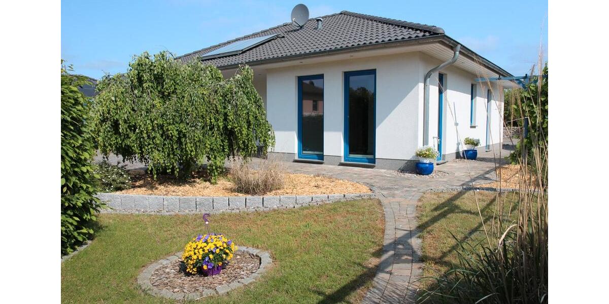 Bungalow Schwerin Gartenstadt - 4 Zimmer, 100 m&sup2;, 1.490&euro; | Angebot:26416797