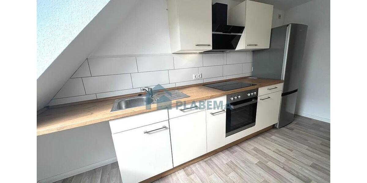 Dachgeschoßwohnung Schwerin - 3.5 Zimmer, 95 m&sup2;, 1.353&euro; | Angebot:26649637