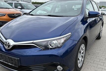 Toyota Auris 141.550 km 9.000 &euro; Wildau 15745