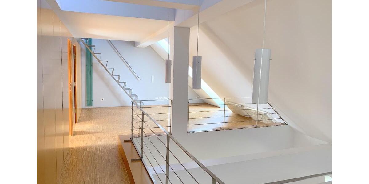 Maisonettenwohnung Schwerin - 5 Zimmer, 205 m&sup2;, 2.100&euro; | Angebot:23558943