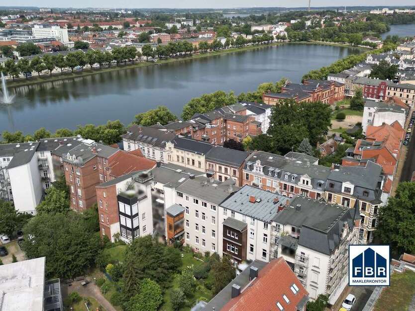 Wohnung zum Kaufen in Schwerin 299.000 € 127.22 m²