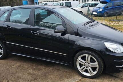 Mercedes B 180