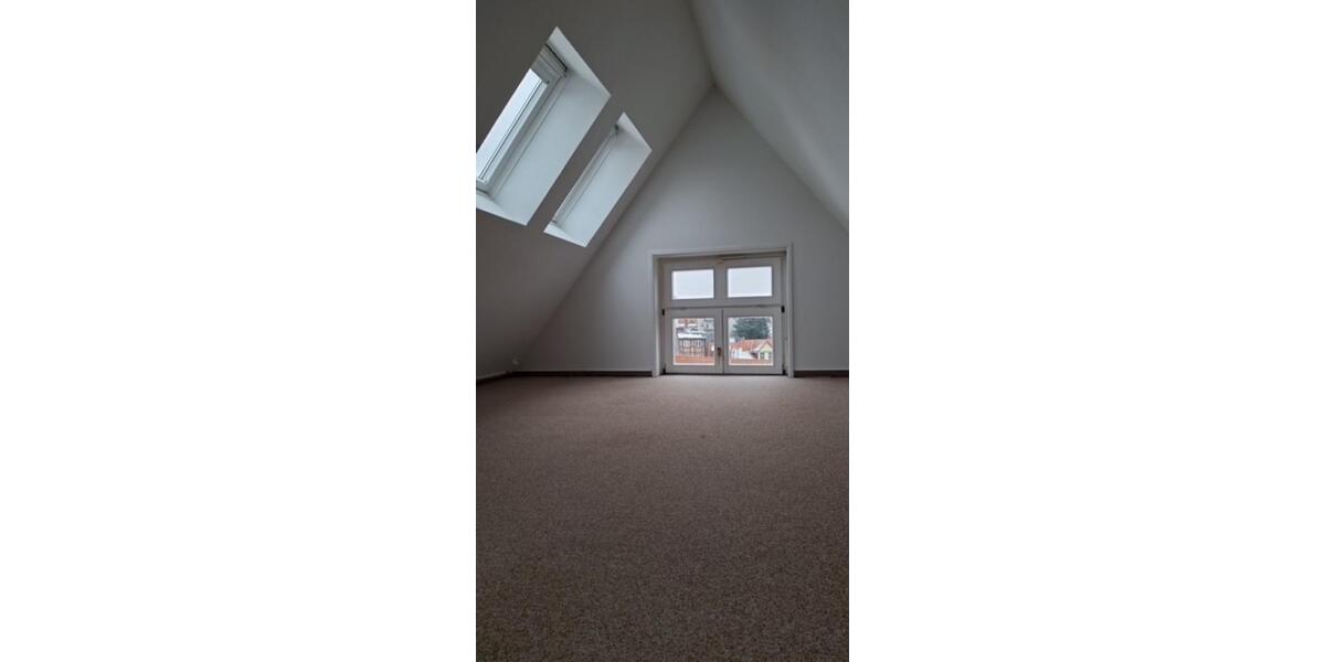 Dachgeschoßwohnung Schwerin Altstadt - 3 Zimmer, 80 m&sup2;, 700&euro; | Angebot:24773492