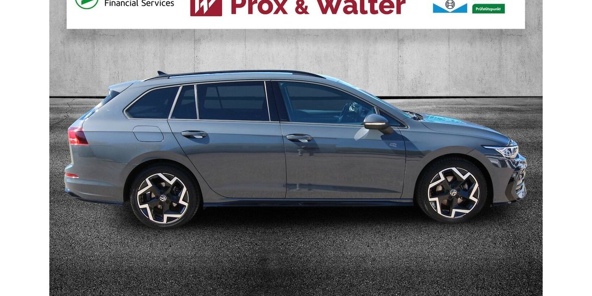 VW Golf VIII Variant 1.5 TSI R-Line LED+KAMERA+ACC 38.673 km 25.900 &euro; Hagenow 19230