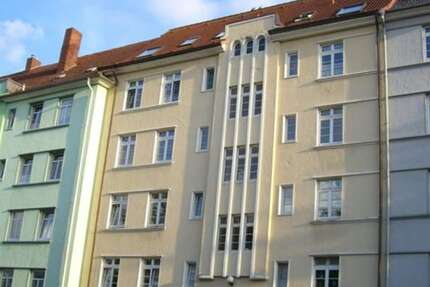 Wohnung zum Mieten in Schwerin 450 € 53.09 m² 2 zimmer