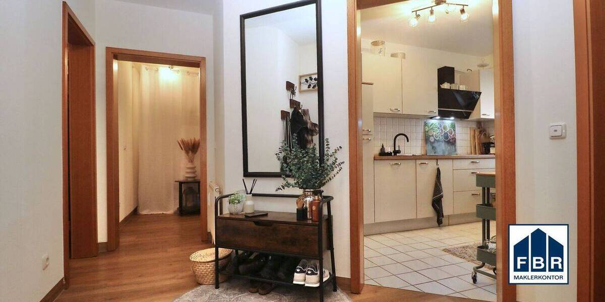 Etagenwohnung Schwerin Feldstadt - 2 Zimmer, 72 m&sup2;, 159.000&euro; | Angebot:26912931
