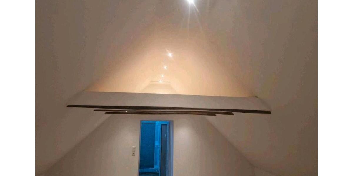 Bobitz Lichtdurchflutete & großzügige 70 m² DG-Wohnung mit Einbauküche, Stellplätzen & Haustieren willkommen – ruhig in DambeckBobitz 1 zimmer