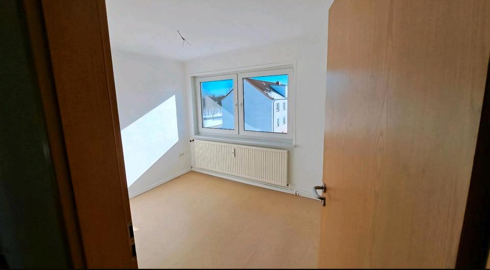Dachgeschoßwohnung Lützow - 4 Zimmer, 78 m&sup2;, 850&euro; | Angebot:25793643