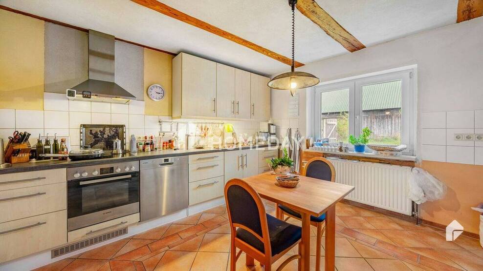 Einzigartiges Bauernhaus in ruhiger Lage - mit großem Grundstück, Scheune und Nebengebäuden 5 zimmer