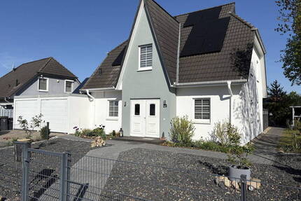 Modernisiertes Einfamilienhaus mit Kamin Doppelgarage Wintergarten