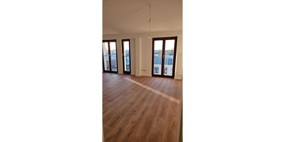 Dachgeschoßwohnung Schwerin Altstadt - 2 Zimmer, 70 m&sup2;, 490&euro; | Angebot:26698374