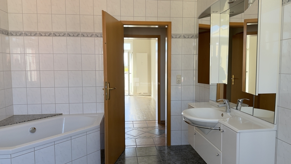 Für Menschen, die ankommen wollen - nicht nur einziehen - 2 Zimmer Balkon TagesLichtBad EBK 2. OG - Etagenwohnung Schwerin Paulsstadt | Angebot:26818944