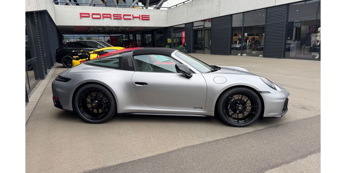 Porsche 992 5.200 km 198.000 &euro; Brüel 19412