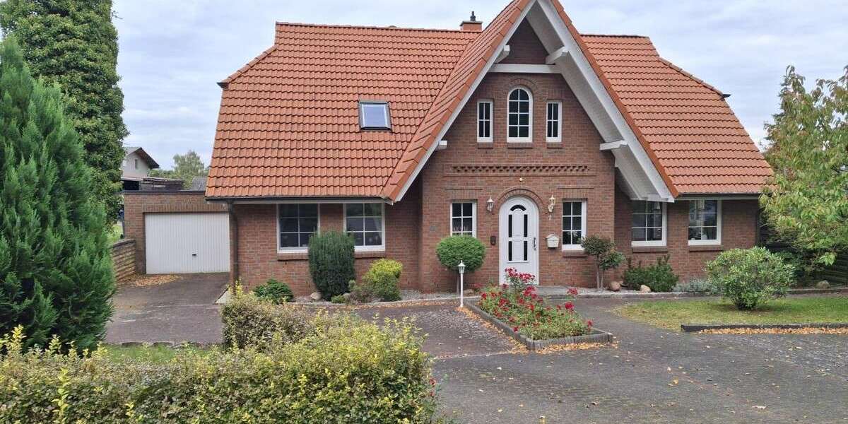 Einfamilienhaus Sukow - 7 Zimmer, 187 m&sup2;, 399.000&euro; | Angebot:25979114