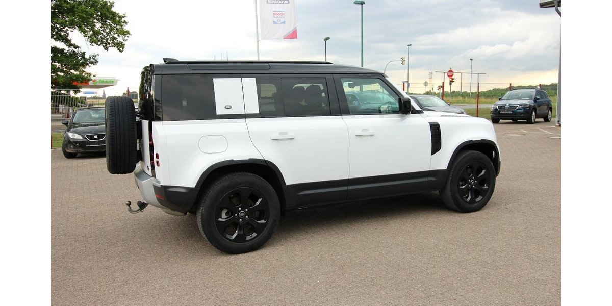 Land Rover Defender D240 2.0 SE AWD LED+AHK+PANO+MEMORY+ACC 72.263 km 43.911 &euro; Hagenow 19230