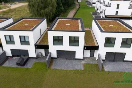 Modernes Reihenhaus mit Garage zum Erstbezug - 2 Geschosse 4 zimmer