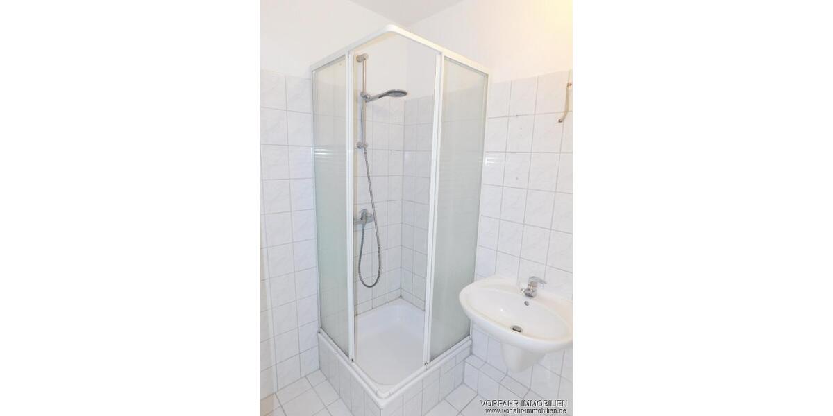 Etagenwohnung Schwerin - 4 Zimmer, 82 m&sup2;, 779&euro; | Angebot:25976090