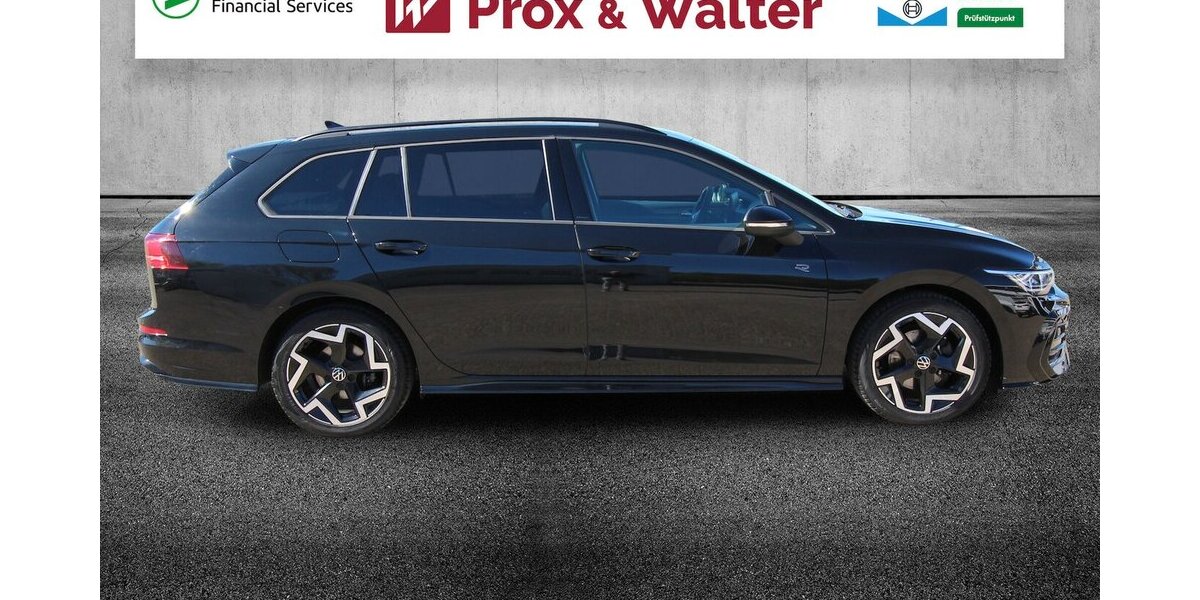 VW Golf VIII Variant 1.5 TSI R-Line LED+KAMERA+ACC 30.953 km 26.700 &euro; Hagenow 19230