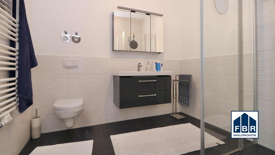 Dachgeschoßwohnung Schwerin Altstadt - 2 Zimmer, 71 m&sup2;, 880&euro; | Angebot:26449257