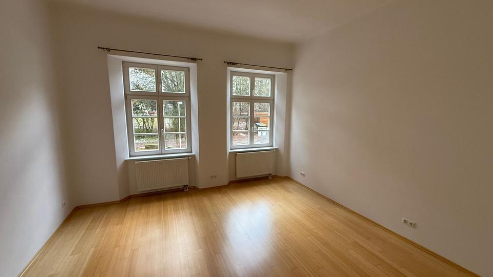 Erdgeschoßwohnung Schwerin Friedrichsthal - 2 Zimmer, 82 m&sup2;, 819&euro; | Angebot:24492773