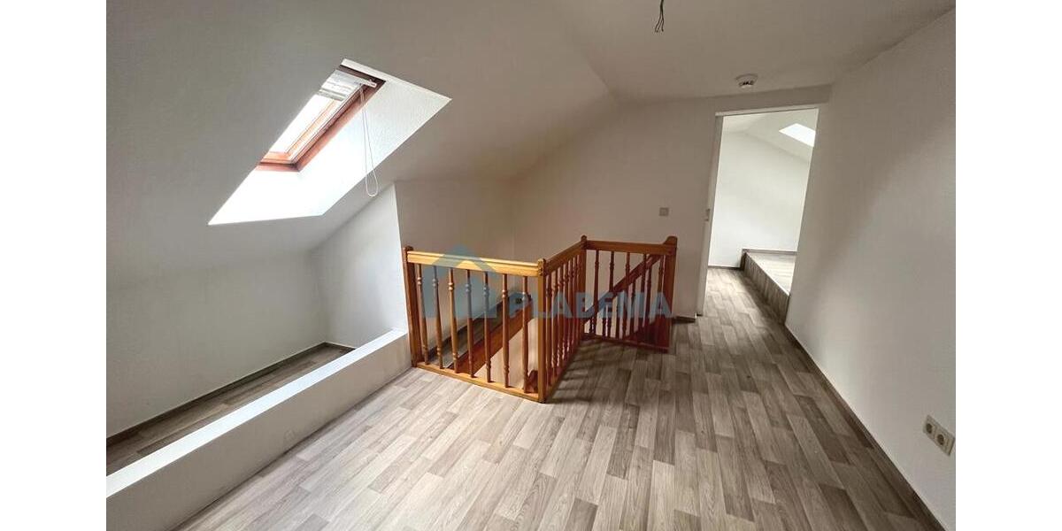 Dachgeschoßwohnung Schwerin - 3.5 Zimmer, 95 m&sup2;, 1.353&euro; | Angebot:26649637