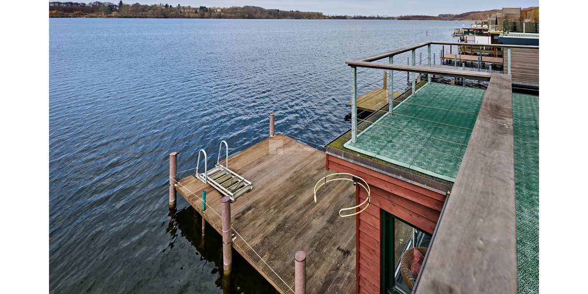 Reetgedecktes, winterfestes Bootshaus mit Bootsgarage und Motorboot am Ziegelsee sofort nutzbar - Gewerbeobjekt Schwerin Werdervorstadt | Angebot:26421371