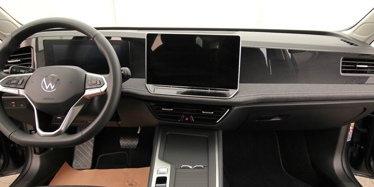 VW Passat Variant 1.5 eTSI 7-DSG LED+KAMERA+WINTER 33.281 km 26.900 &euro; Hagenow 19230