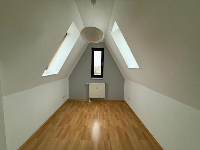 Gepflegte Dachgeschosswohnung mit Charme – Wohnen im familienfreundlichen Schwerin-Görries 3 zimmer